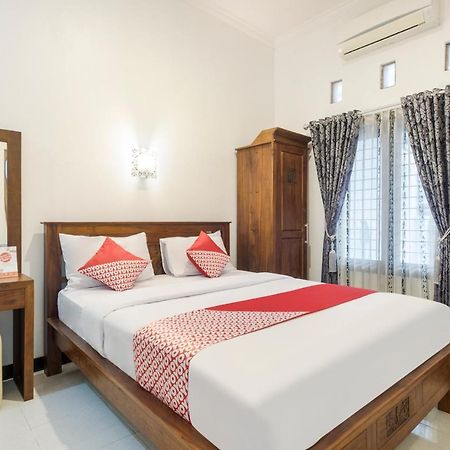 Oyo 3267 Omah Suryo Hotel ยอกยาการ์ตา ภายนอก รูปภาพ