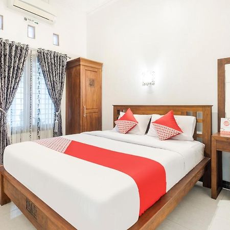 Oyo 3267 Omah Suryo Hotel ยอกยาการ์ตา ภายนอก รูปภาพ