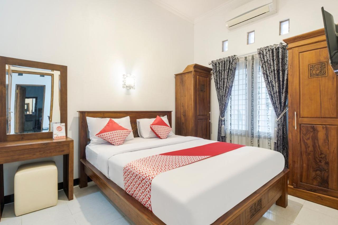 Oyo 3267 Omah Suryo Hotel ยอกยาการ์ตา ภายนอก รูปภาพ