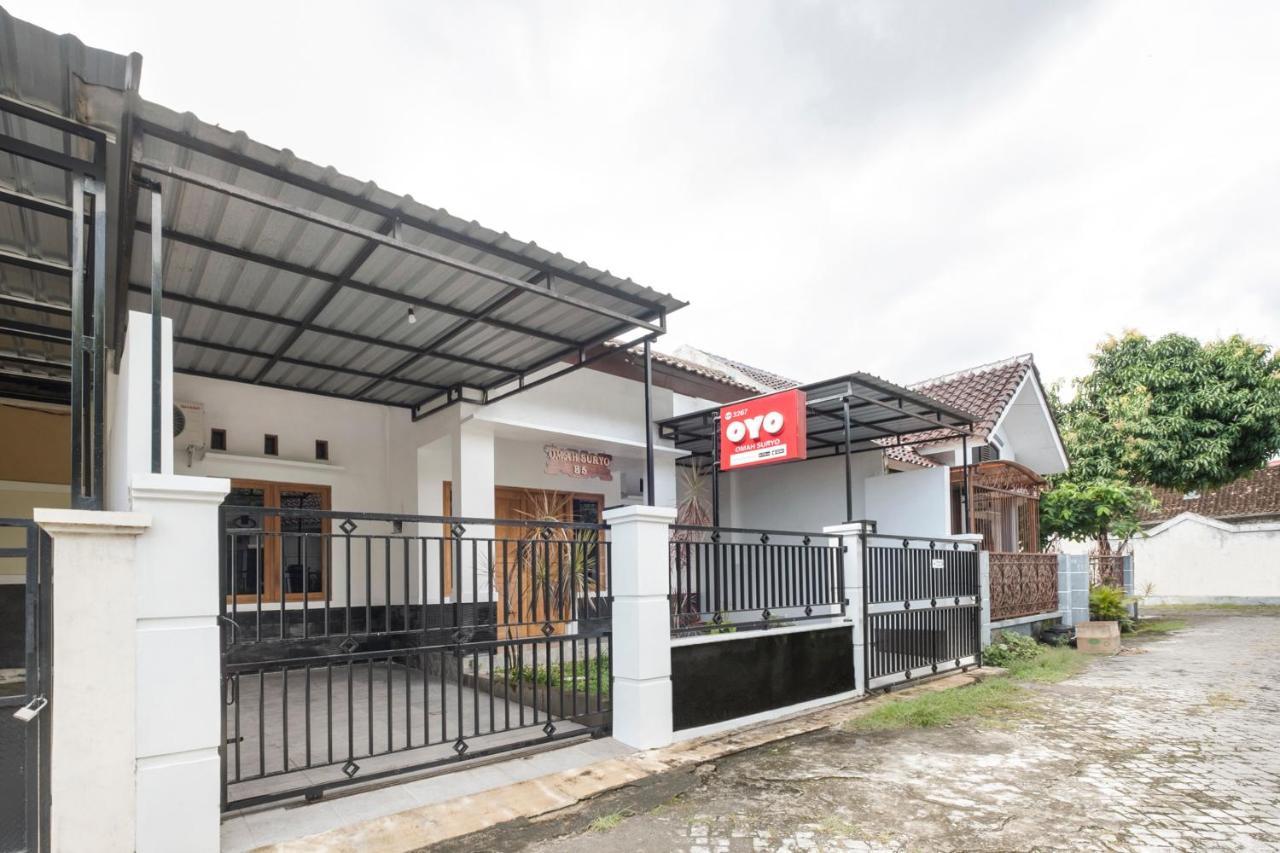 Oyo 3267 Omah Suryo Hotel ยอกยาการ์ตา ภายนอก รูปภาพ