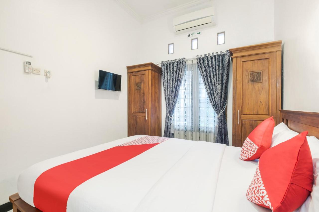 Oyo 3267 Omah Suryo Hotel ยอกยาการ์ตา ภายนอก รูปภาพ