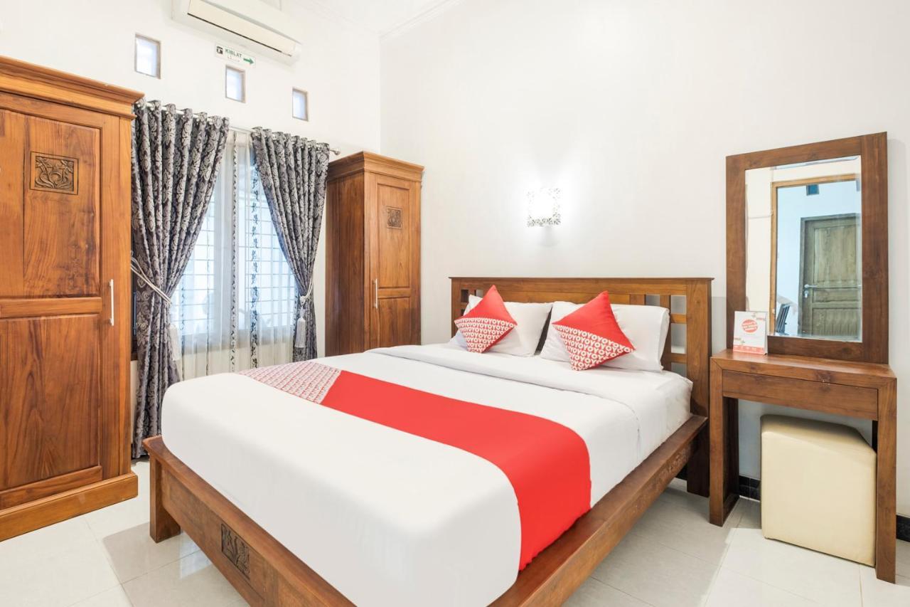 Oyo 3267 Omah Suryo Hotel ยอกยาการ์ตา ภายนอก รูปภาพ