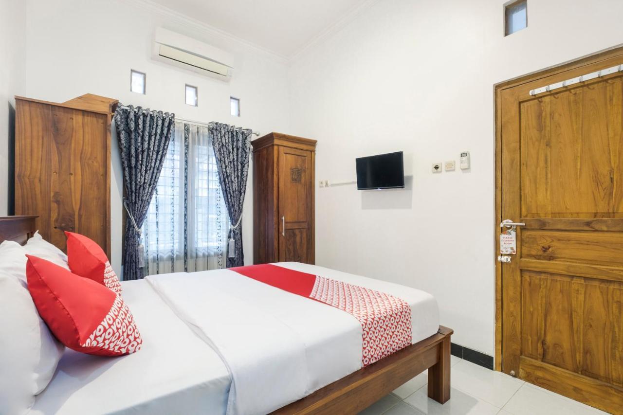Oyo 3267 Omah Suryo Hotel ยอกยาการ์ตา ภายนอก รูปภาพ